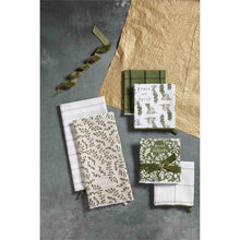 Mud Pie White & Green Christmas Towel Set