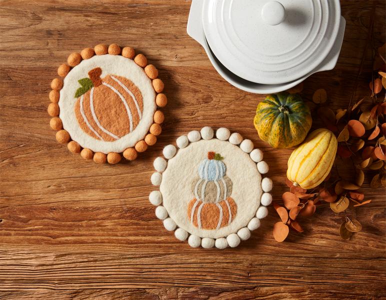 Mud Pie Felt Pumpkin Pom Trivet